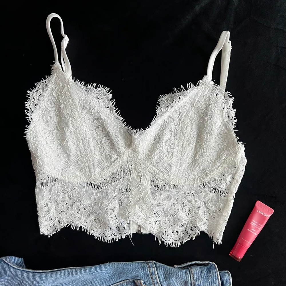 MISSGUIDED Elegant White Lace Bralette